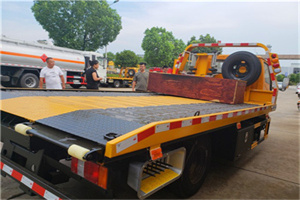 康桥镇附近拖车电话号码服务